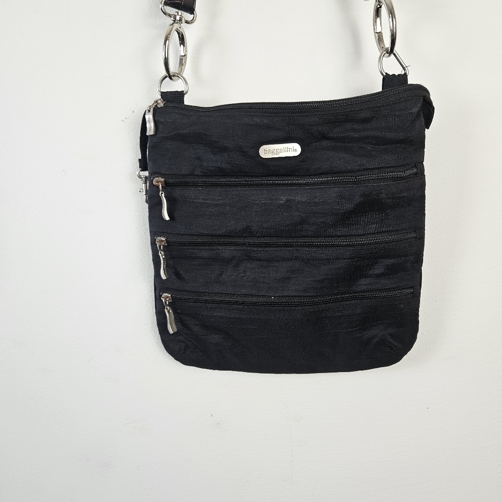 Baggallini Black Nylon Big Zipper Crossbody Bag